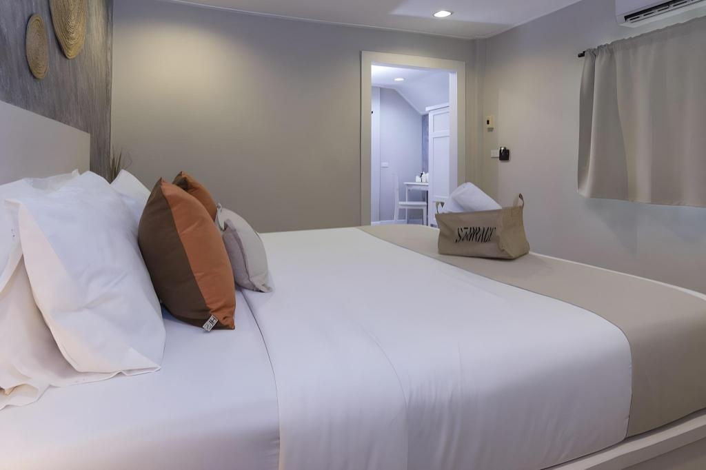 Lets Hyde Pattaya Resort Villasroomsrooms Image 1111