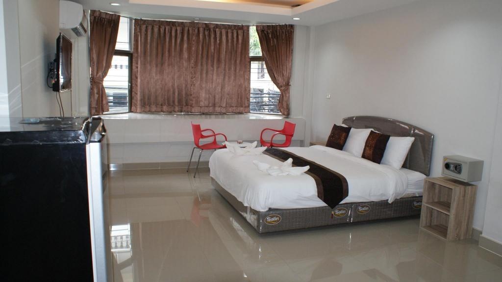 Jazz Hotel PattayaroomsStandard Double Room Adult Only Non Smoking2