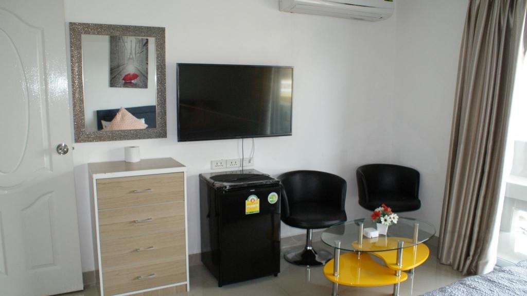Jazz Hotel PattayaroomsStandard Double Room Adult Only Non Smoking9