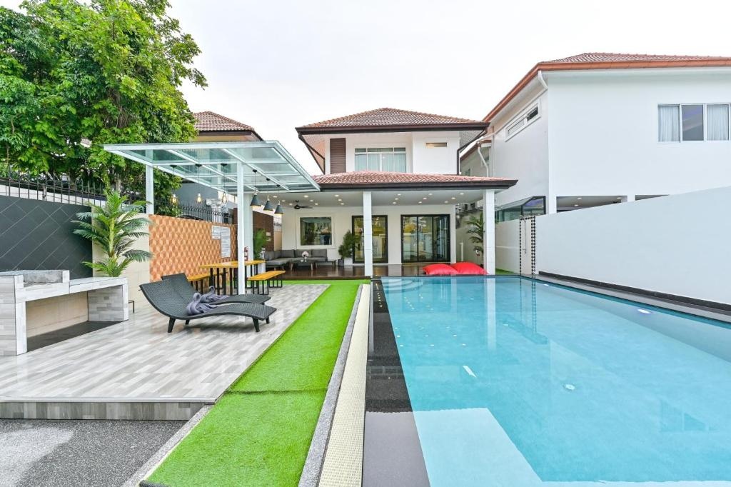 Exquisite 4bd 4 Bth Villa With Pool Central Pattayafacilitiesfacilities Image 88