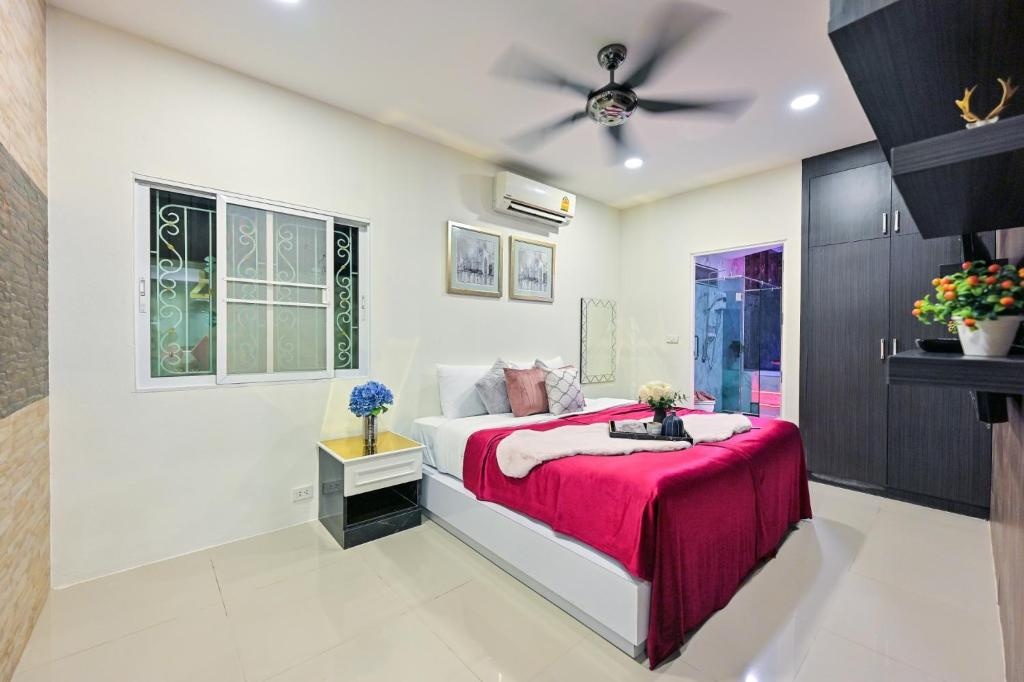 Exquisite 4bd 4 Bth Villa With Pool Central Pattayaroomsrooms Image 22