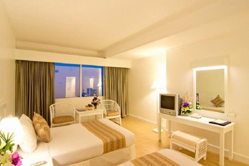 Ambassador City Jomtien Pattaya Marina Tower WingroomsDeluxe Seaview View14