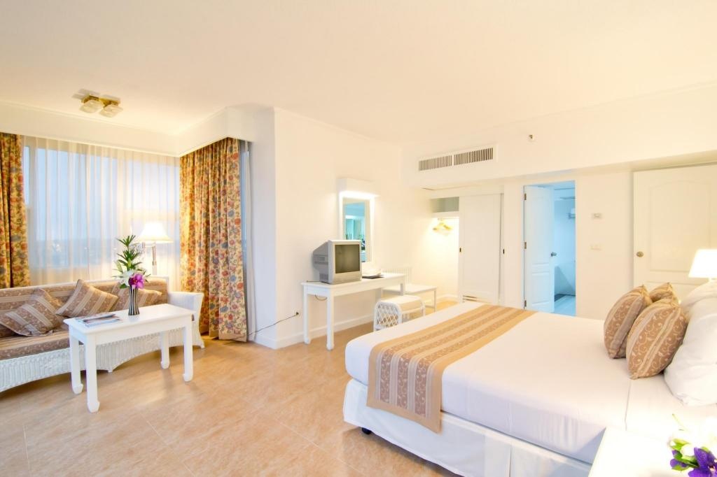 Ambassador City Jomtien Pattaya Marina Tower WingroomsDeluxe Suite7