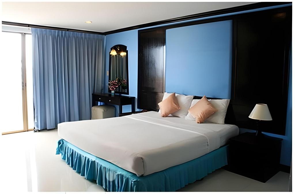 Mike Beach Resort Pattayaroomsrooms Image 66