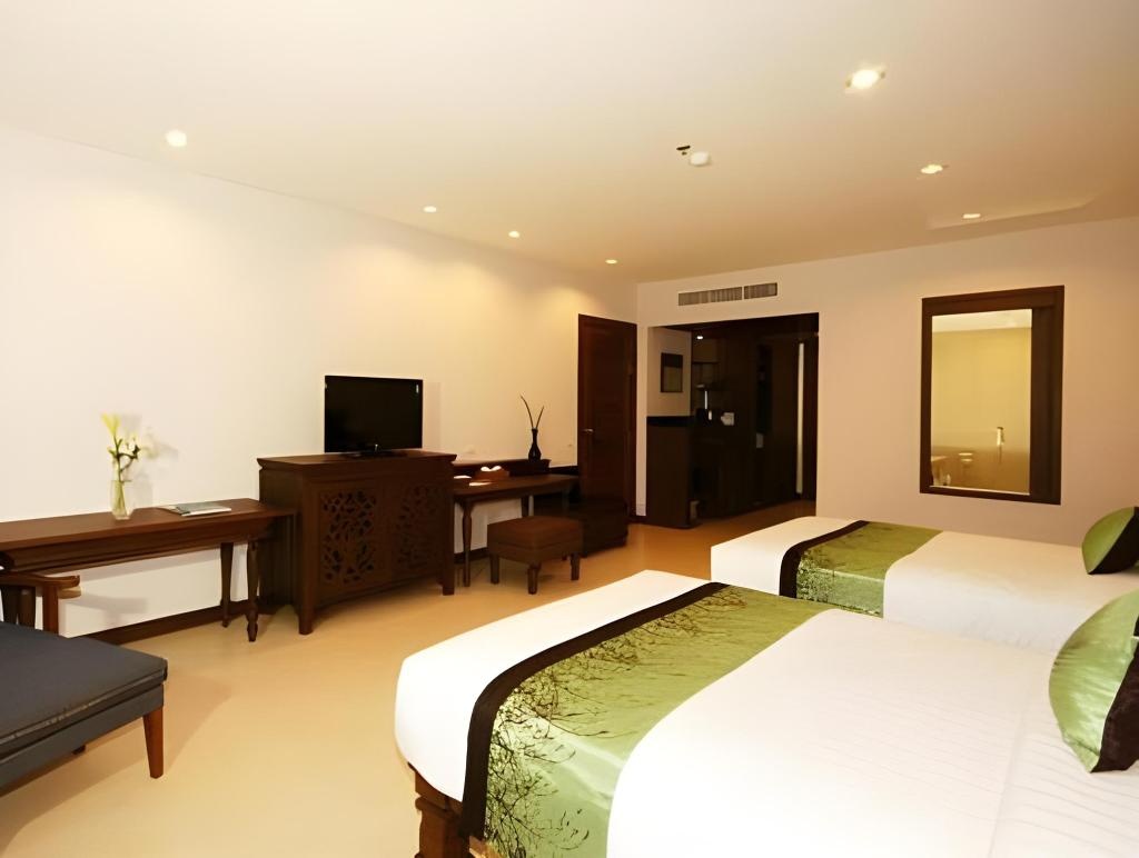 The Heritage Pattaya Beach ResortroomsDeluxe Room Twin Bed Guestroom8