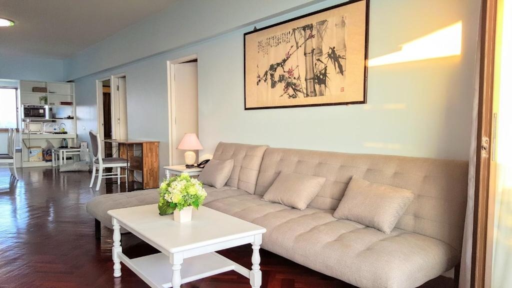 Sunshine Beach Condotel By KomtanafacilitiesSeparate Living Room5