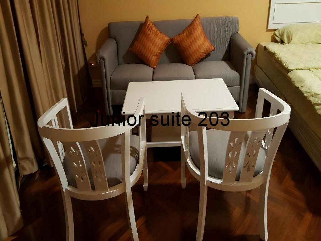 Sunshine Beach Condotel By Komtanaroomsrooms Image 1313