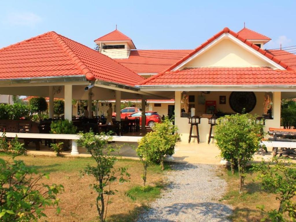Lake Villa ResortpropertyviewsExterior View1
