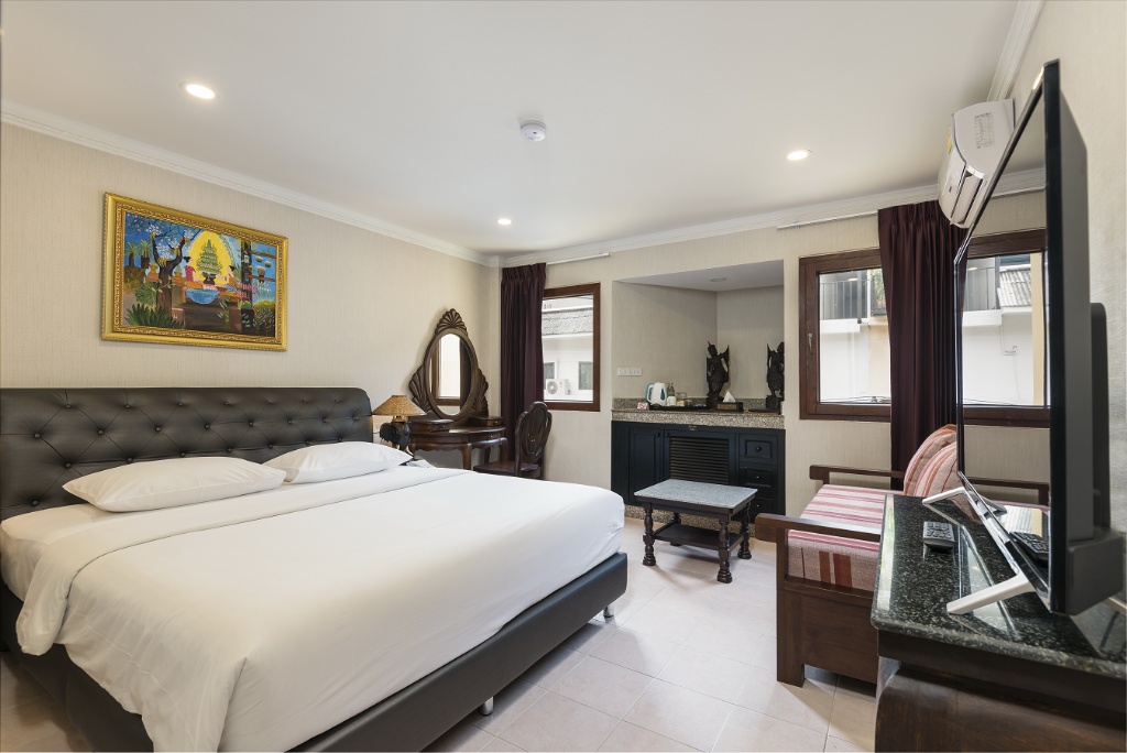 Ambiance Pattaya HotelroomsDeluxe King Room Bed1