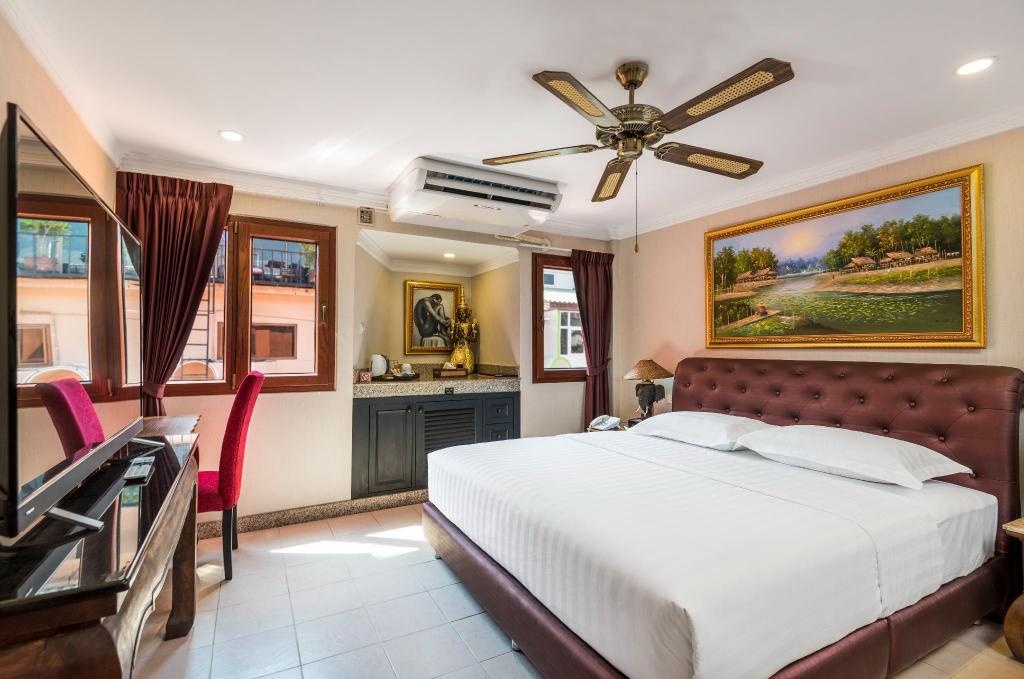 Ambiance Pattaya HotelroomsSuite Room Bed5