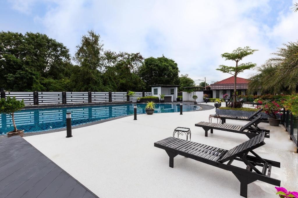 Marble Garden View PattayafacilitiesSwimming Pool Outdoor19