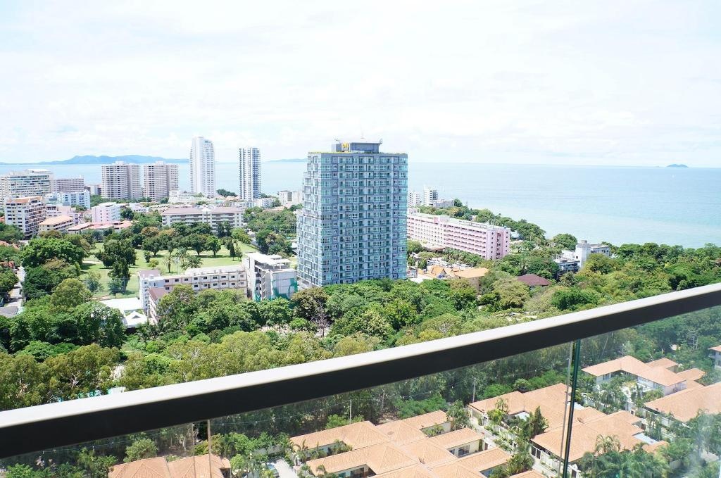SEA VIEW Large 1 Bedroom In The Peak TowerfacilitiesBalconyterrace11