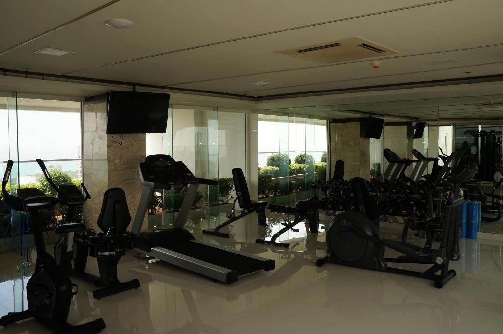 SEA VIEW Large 1 Bedroom In The Peak TowerfacilitiesGymfitness12