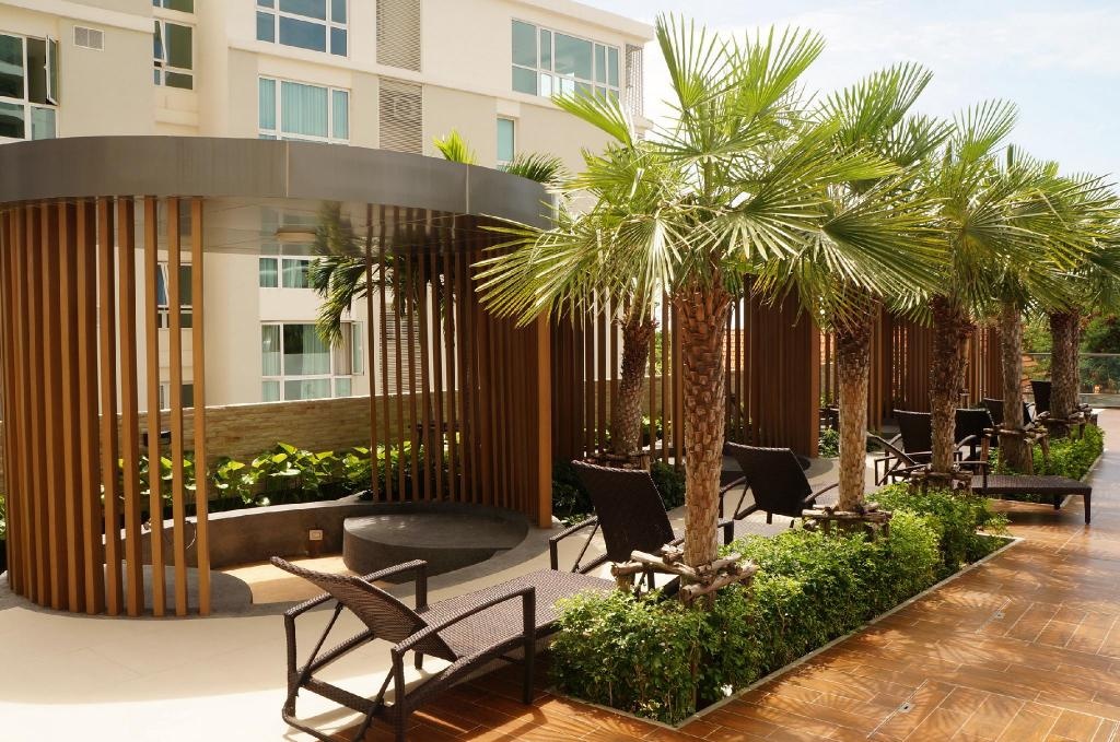 SEA VIEW Large 1 Bedroom In The Peak TowerfacilitiesSwimming Pool Outdoor2