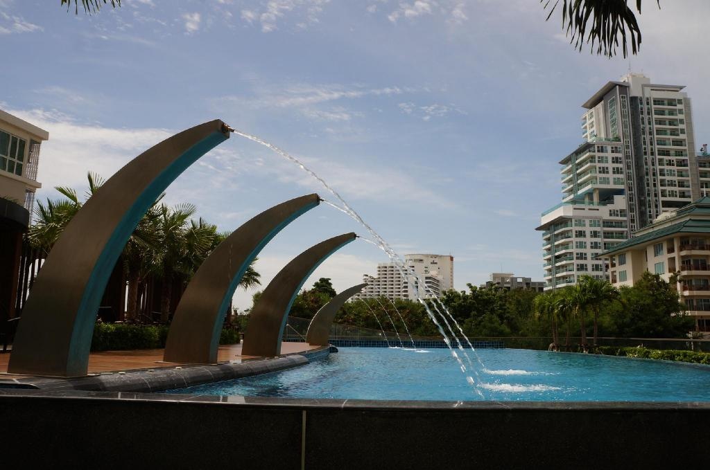 SEA VIEW Large 1 Bedroom In The Peak TowerfacilitiesSwimming Pool Outdoor4