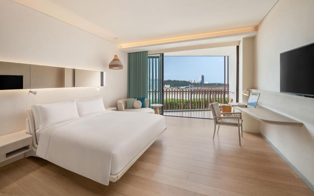 Hilton Pattayarooms2 Bedroom Apartment Bedroom3