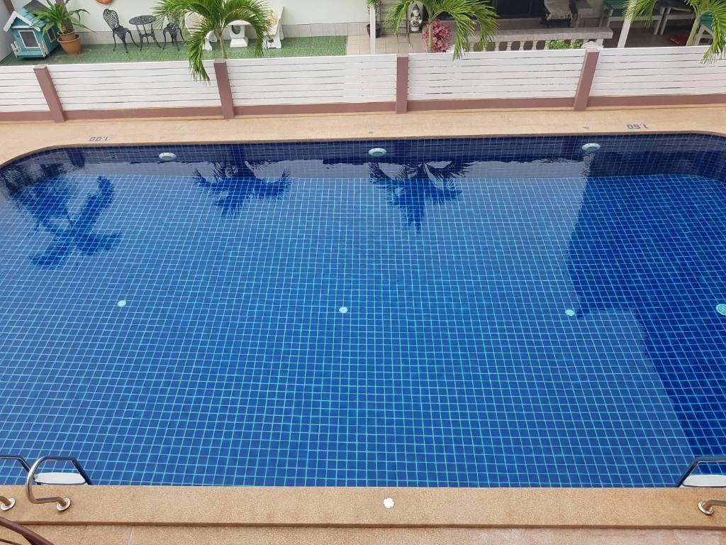 Sukprasert PlacefacilitiesSwimming Pool Outdoor1