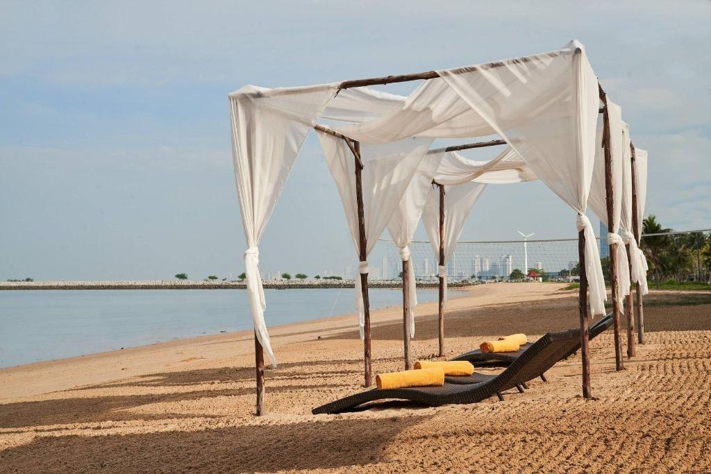Renaissance Pattaya Resort SpafacilitiesBeach81
