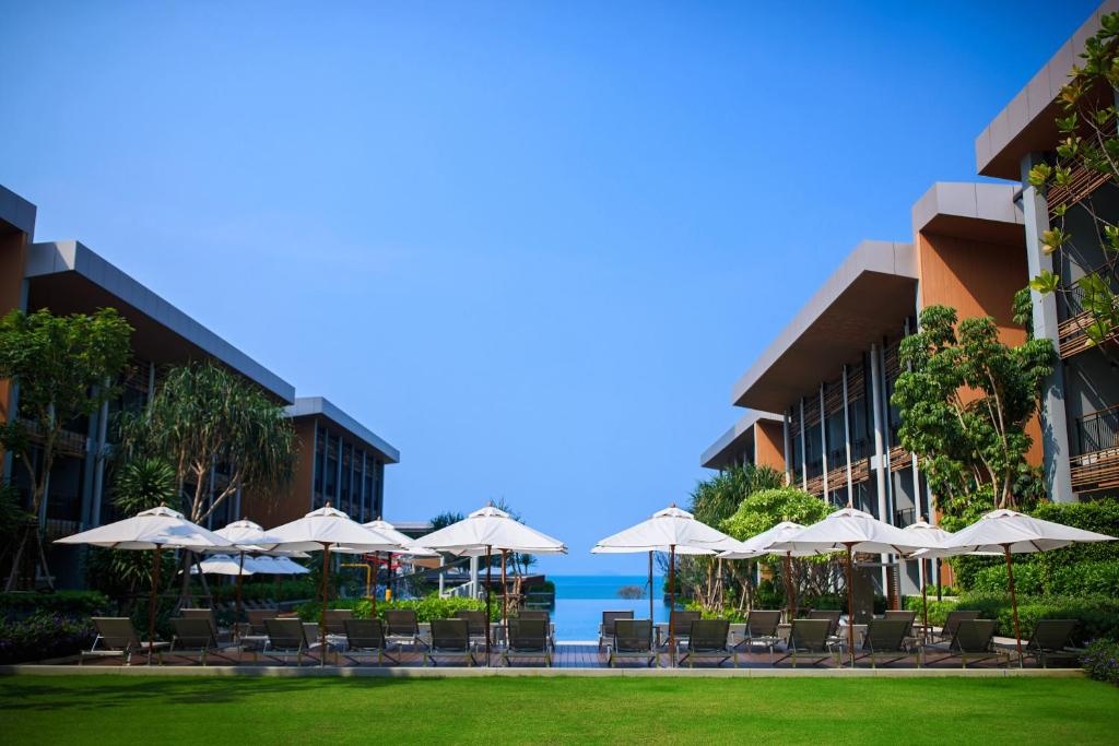 Renaissance Pattaya Resort SpafacilitiesSwimming Pool9
