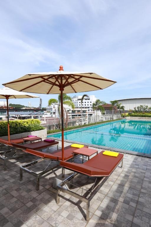 The Whisper HotelfacilitiesSwimming Pool8