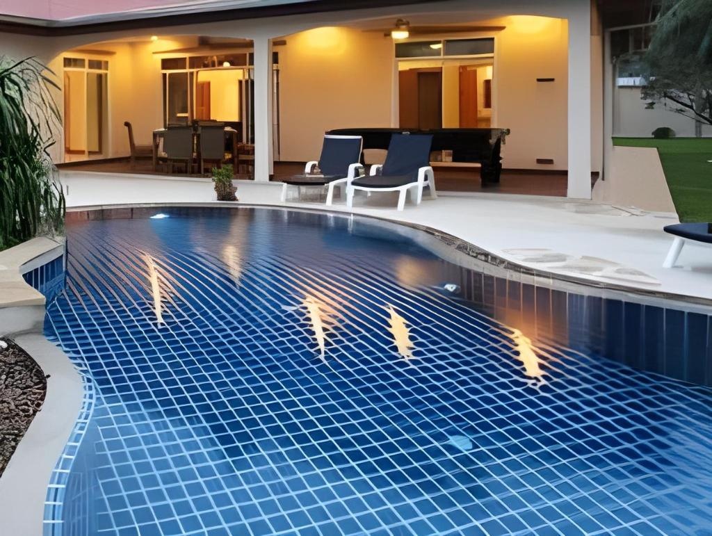The Chase Foxlea Executive Pool VillasfacilitiesSwimming Pool6