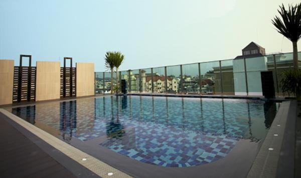 April Suites Pattayafacilitiesfacilities Image 11