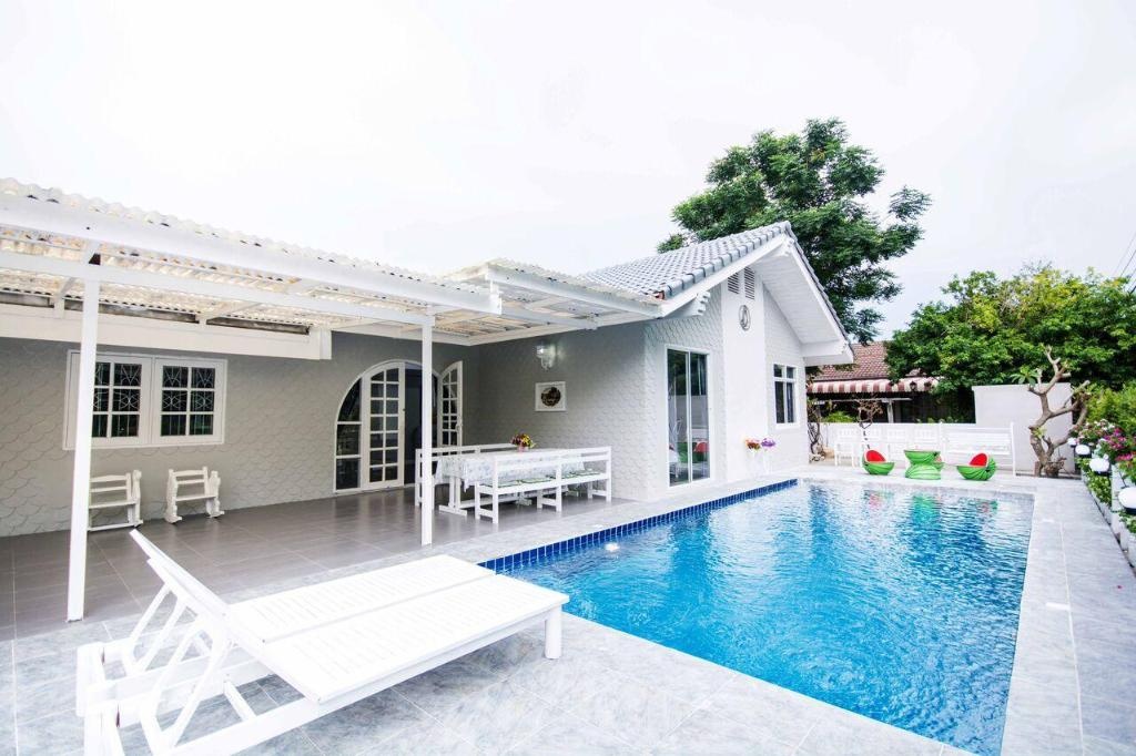 Cozy Pool Villa With Private PoolPattaya 5bedspropertyviewsExterior View3