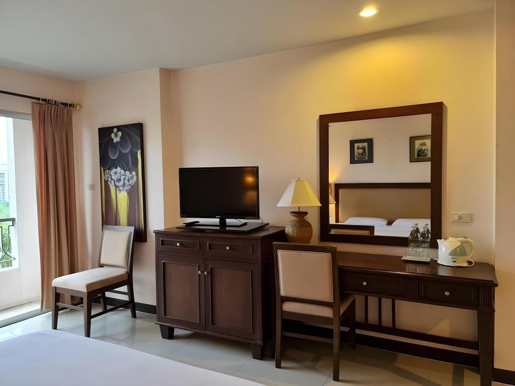 Naris Art Hotelroomsrooms Image 11