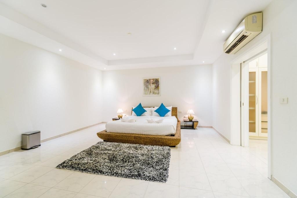 Luxury Pool Villa 52 4BR 8 10 PersonsfacilitiesBedroom15