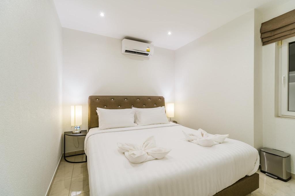 Luxury Pool Villa 52 4BR 8 10 PersonsfacilitiesBedroom20