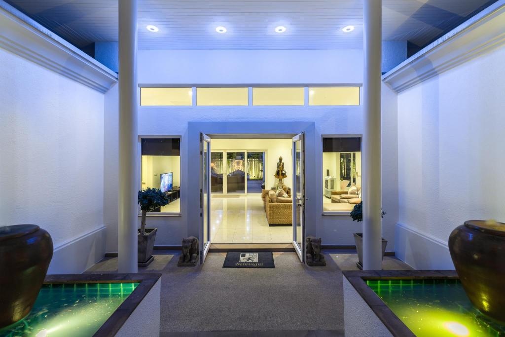Luxury Pool Villa 52 4BR 8 10 PersonspropertyviewsEntrance7