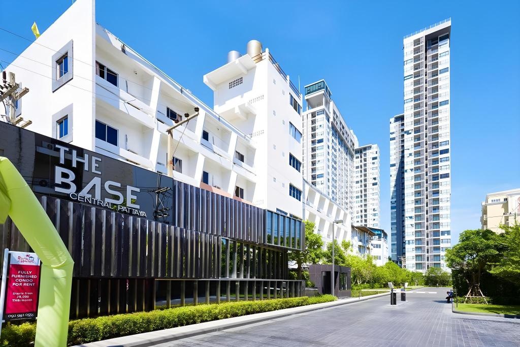 The Base Condo Central Pattaya By MidopropertyviewsEntrance1