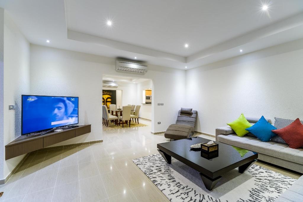 Luxury Pool Villa 608 4 BR 8 10 PersonspropertyviewsInterior View2