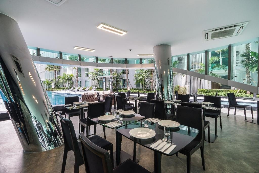 CCR Managed By AHA SmartstayfacilitiesBarlounge10