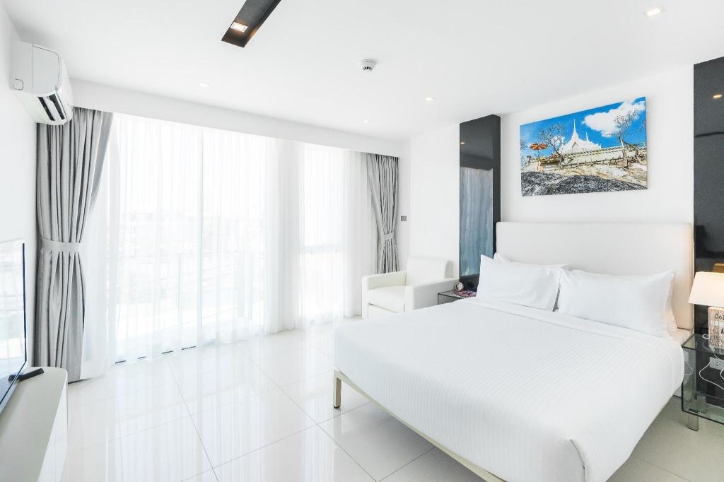 CCR Managed By AHA SmartstayroomsSuperior King Bed8