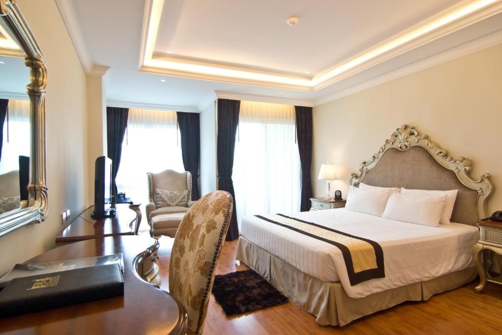 LK The EmpressfacilitiesBalconyterrace15