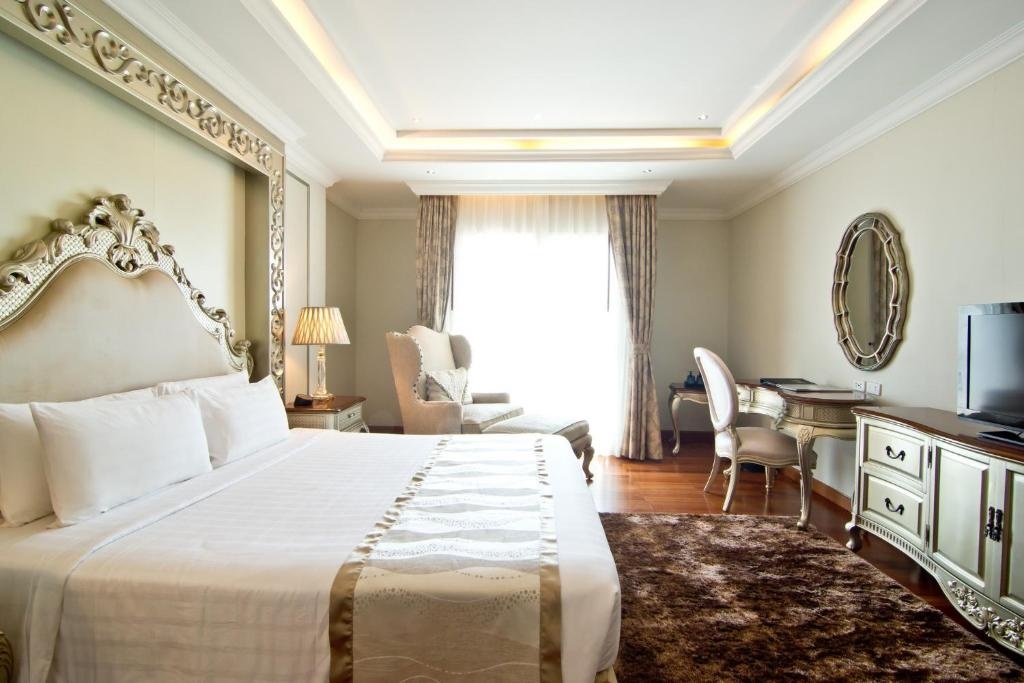 LK The EmpressfacilitiesBalconyterrace23