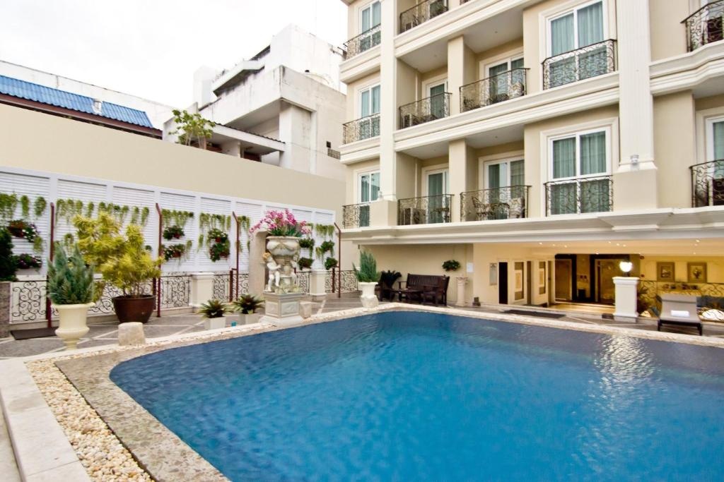 LK The EmpressfacilitiesSwimming Pool6