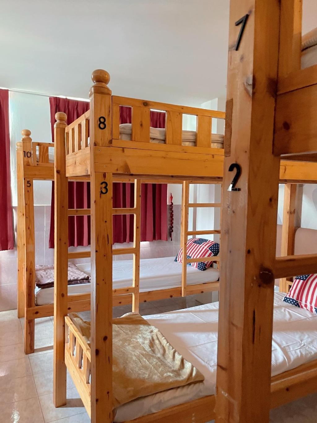 Hotel FnBrooms1 Person In 10 Bed Dormitory Mixed13