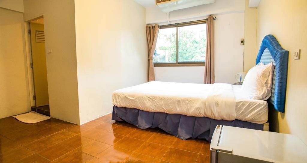 Hotel FnBroomsrooms Image 1111