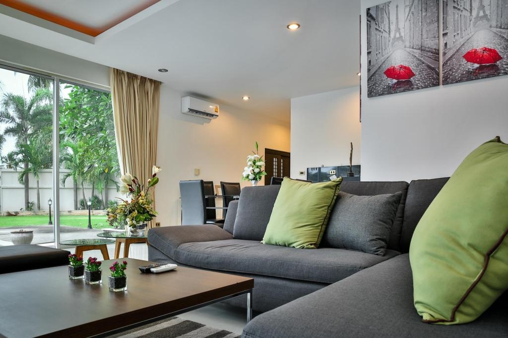 Villa 3 Bedrooms Near Lake Mab PrachanfacilitiesSeparate Living Room11