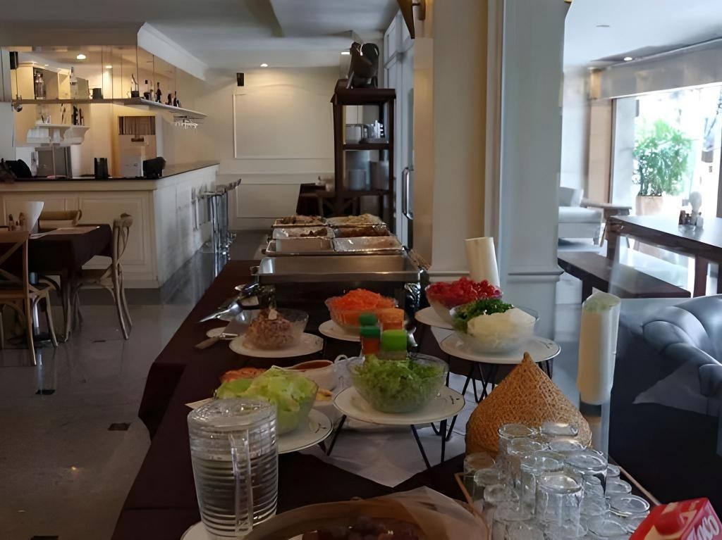 Grand Hotel Pattayadiningdining Image 11