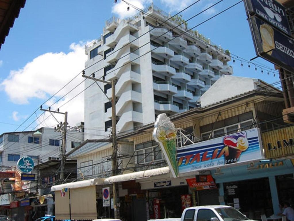 Grand Hotel PattayapropertyviewsExterior View5