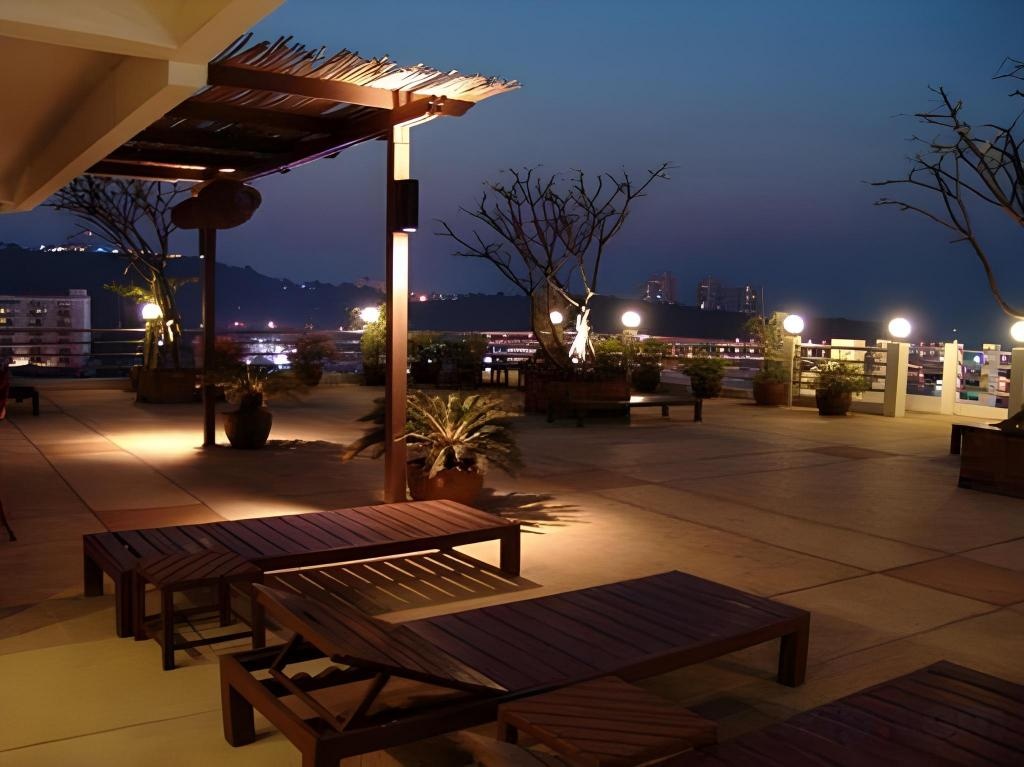 Grand Hotel Pattayapropertyviewspropertyviews Image 33