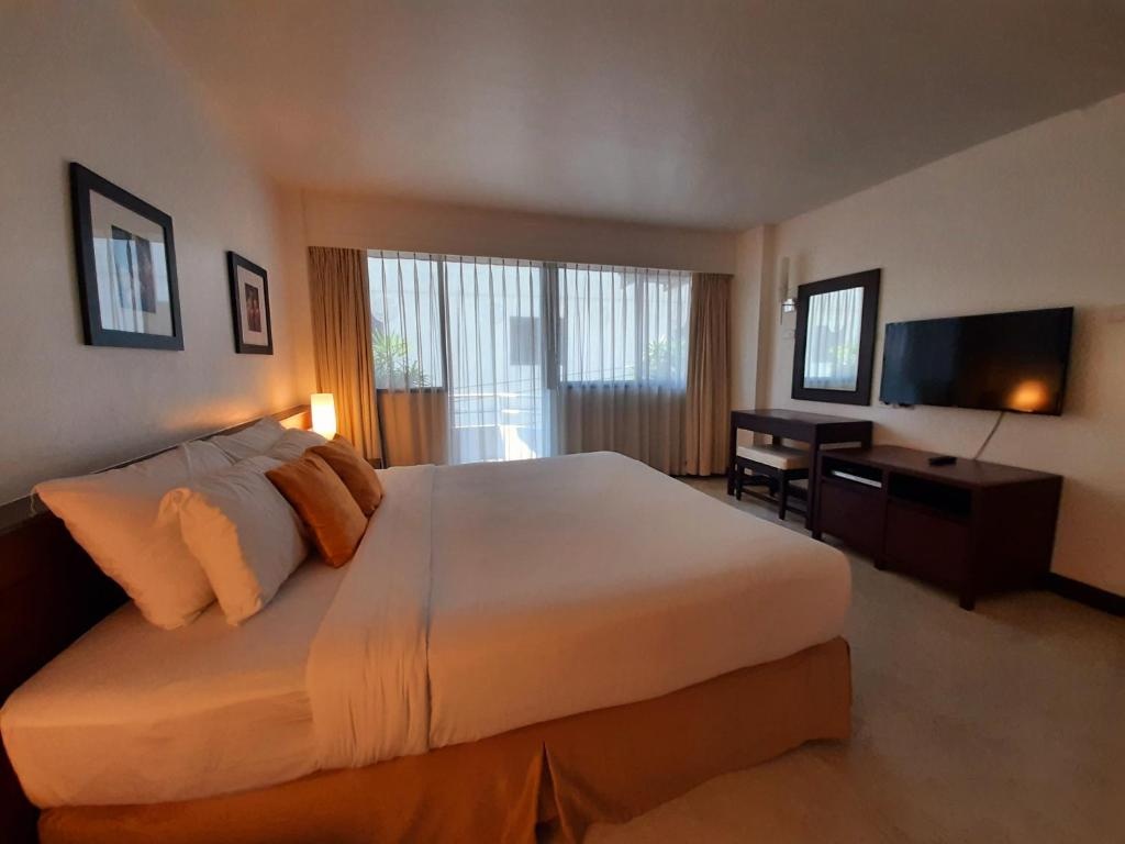 Grand Hotel Pattayaroomsrooms Image 1414