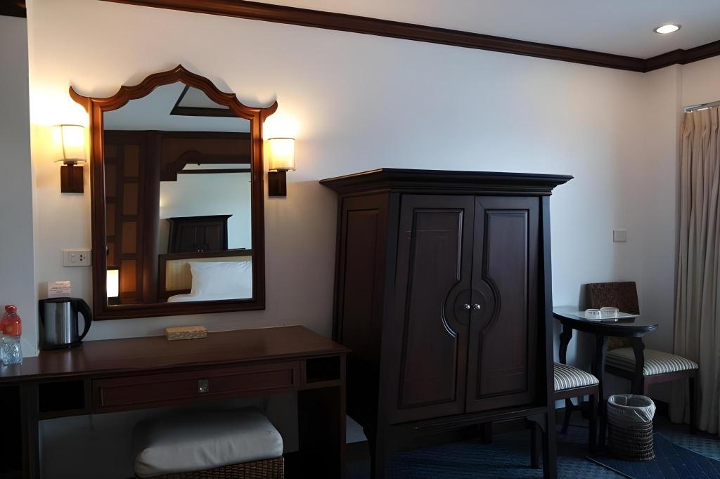 Grand Hotel Pattayaroomsrooms Image 5858