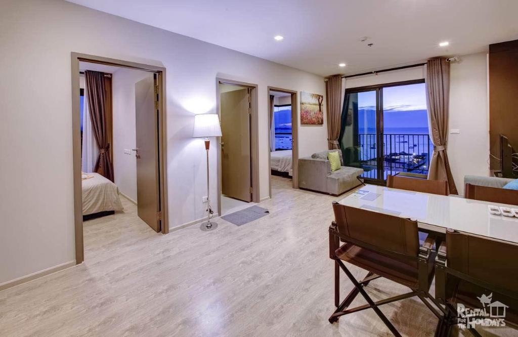 The Base Central Pattaya By Minsu Seaview Suiteroomsrooms Image 99