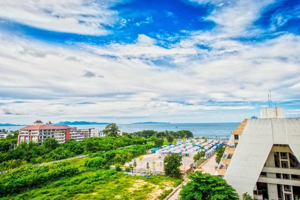 Family 2 Bed With Pool View 300 Meter From Beachpropertyviewspropertyviews Image 55