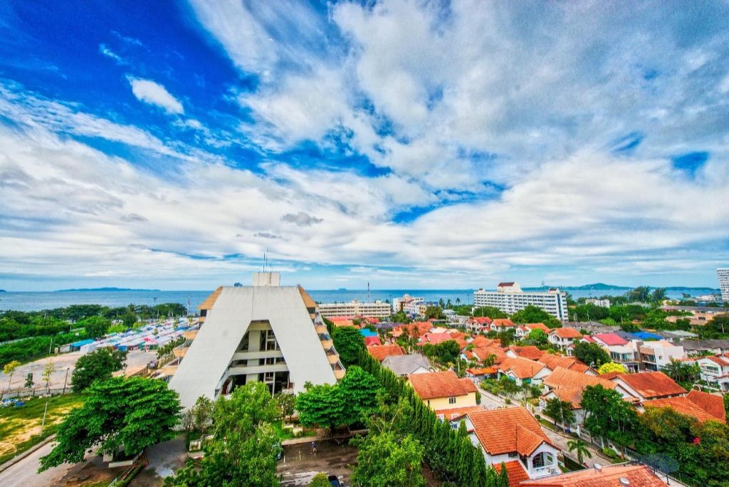 Family 2 Bed With Pool View 300 Meter From Beachpropertyviewspropertyviews Image 66
