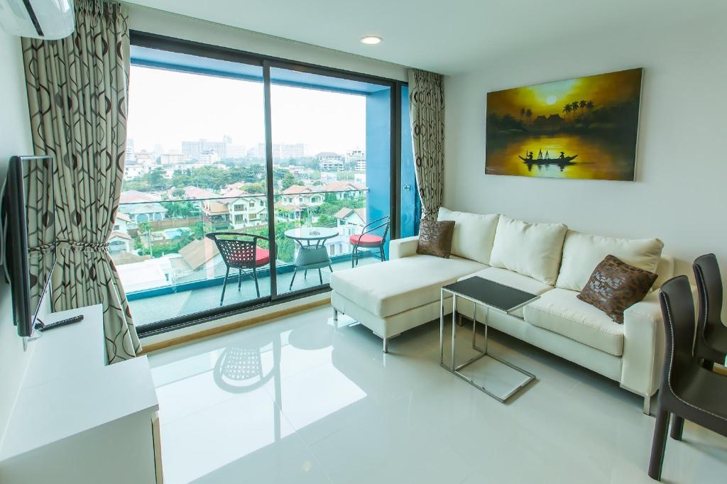 Family 2 Bed With Pool View 300 Meter From Beachroomsrooms Image 11